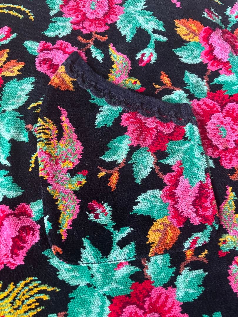 FELLER 花柄エプロン Vネック 黒