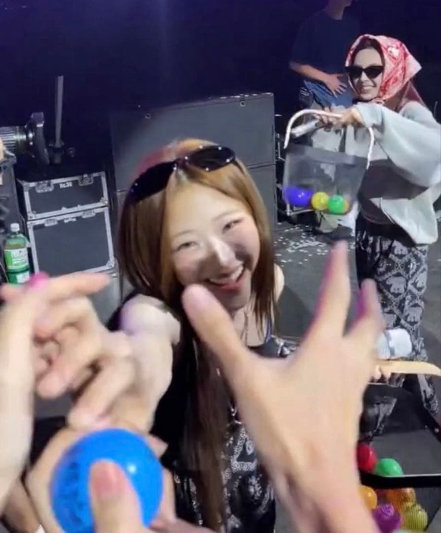 BABYMONSTER パリタ サインボール - メルカリ