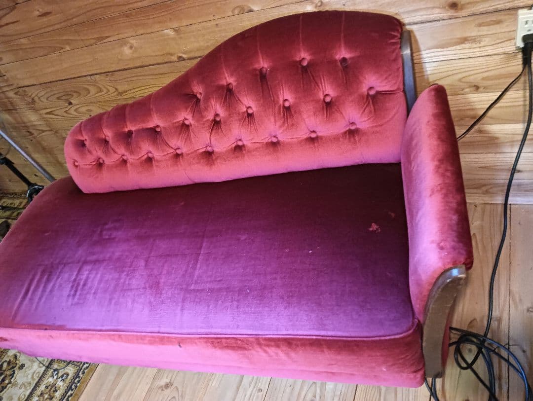 2-3人掛け　ワインレッド　ベルベットソファ　昭和ロマン