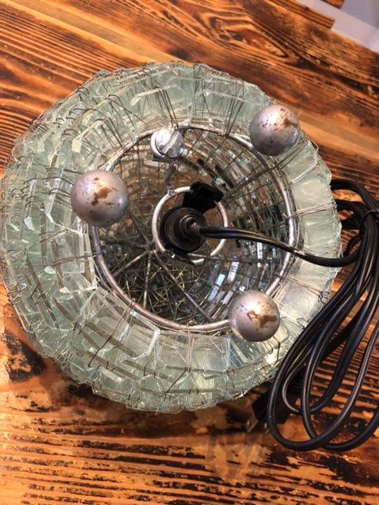 モザイクガラスのボールランプ
