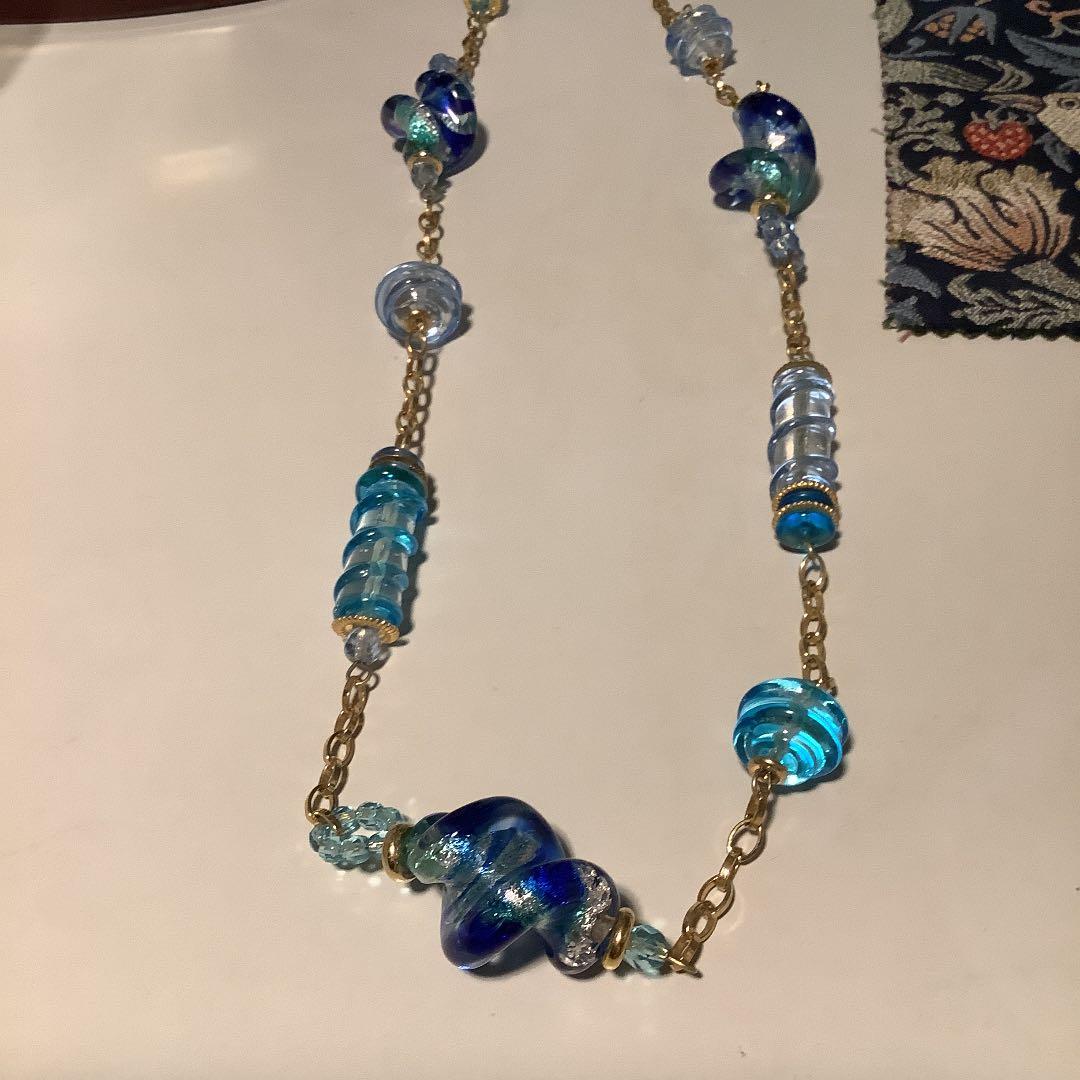 一目惚れのネックレスで御座います。