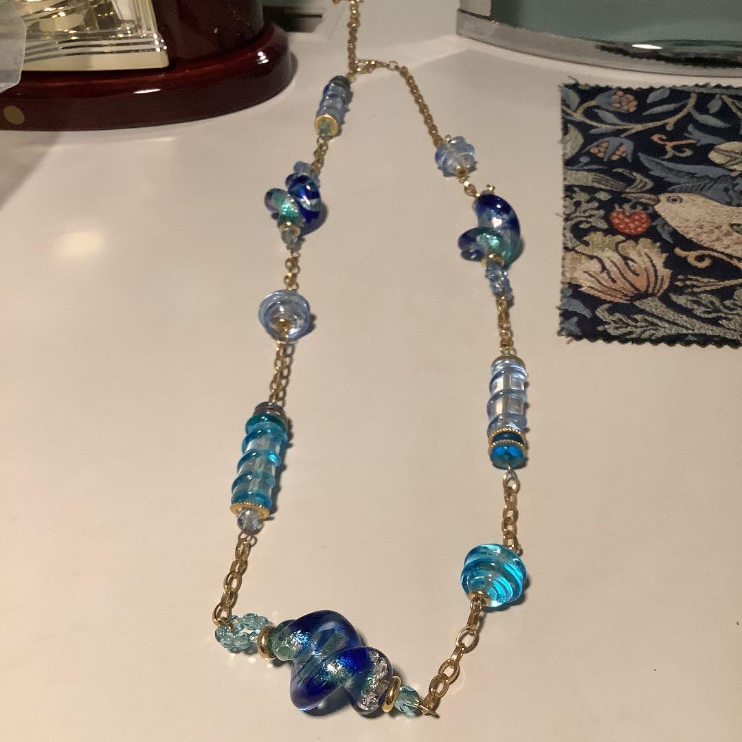 一目惚れのネックレスで御座います。