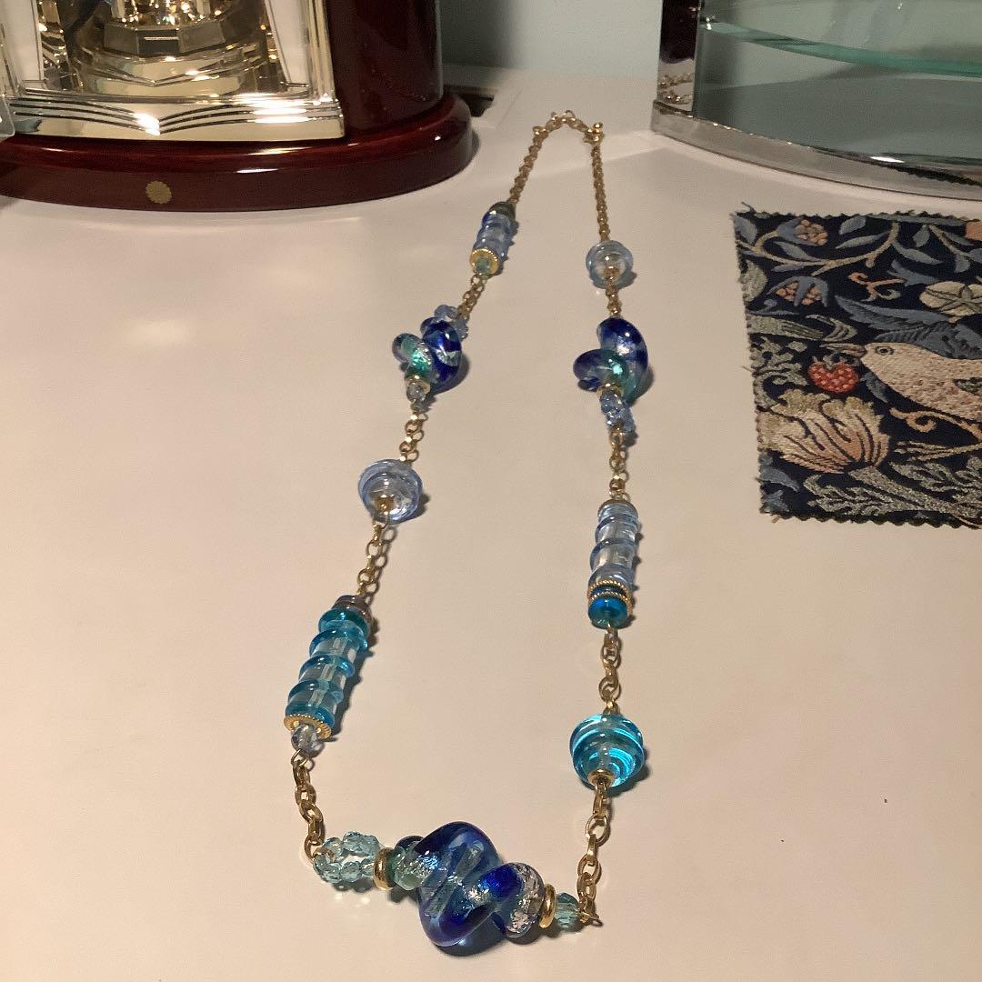 一目惚れのネックレスで御座います。