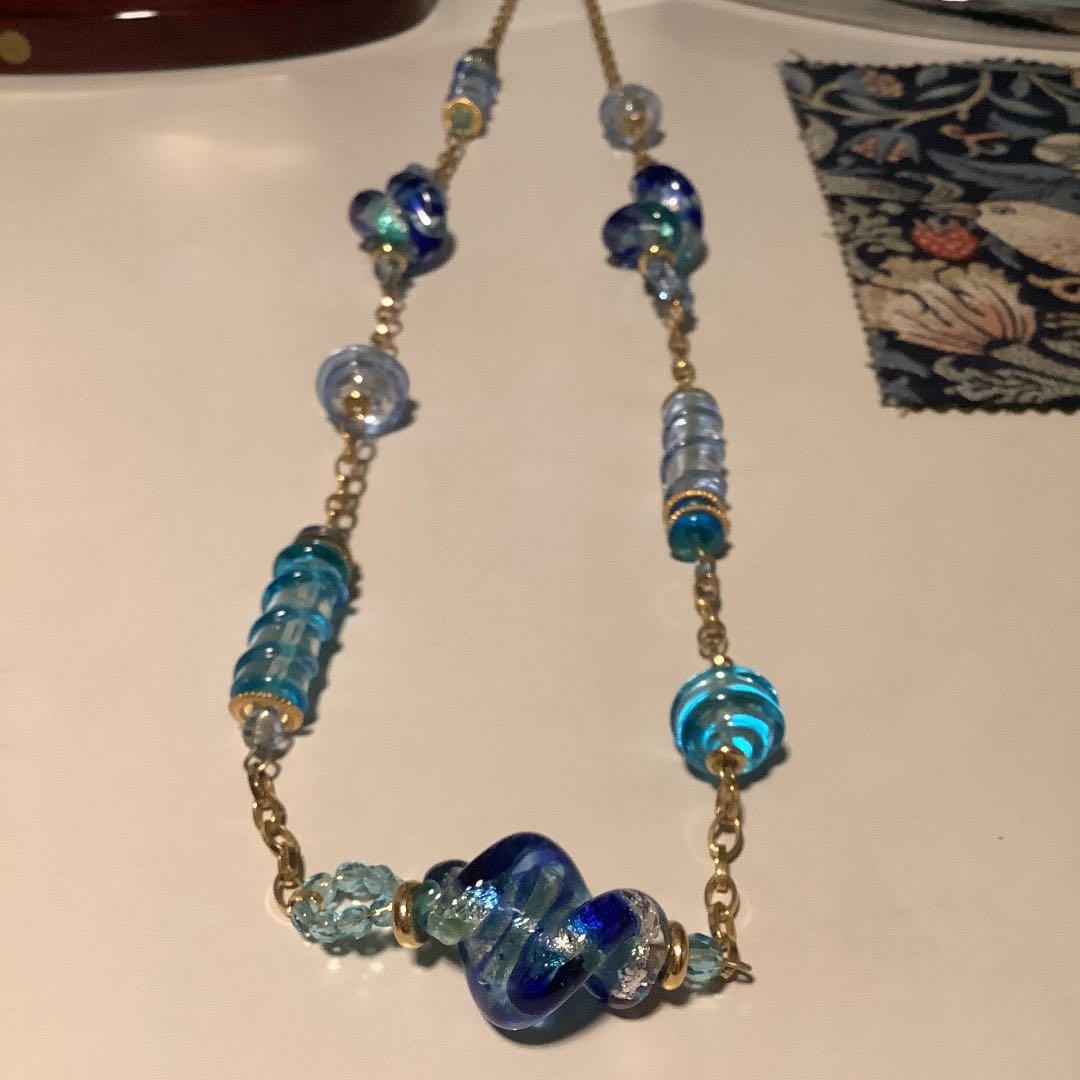 一目惚れのネックレスで御座います。