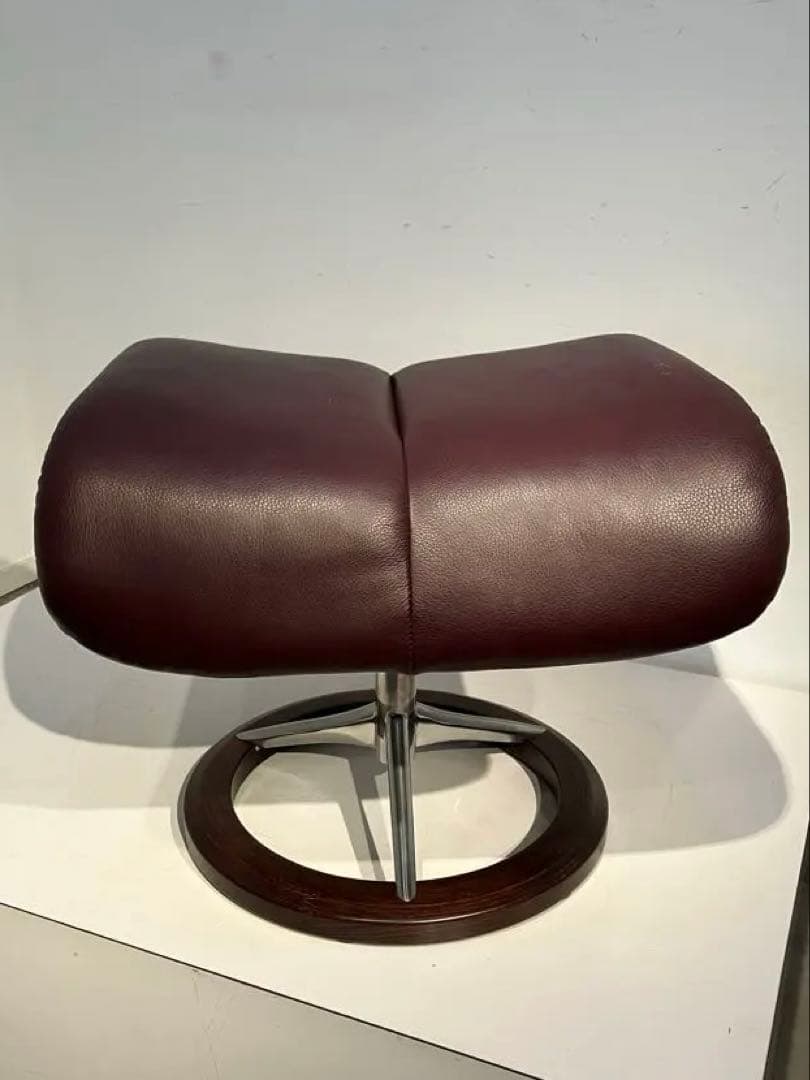 北欧ノルウェー、エコーネス、高級オットマン、スツール、カッシーナ、アクタス、本革