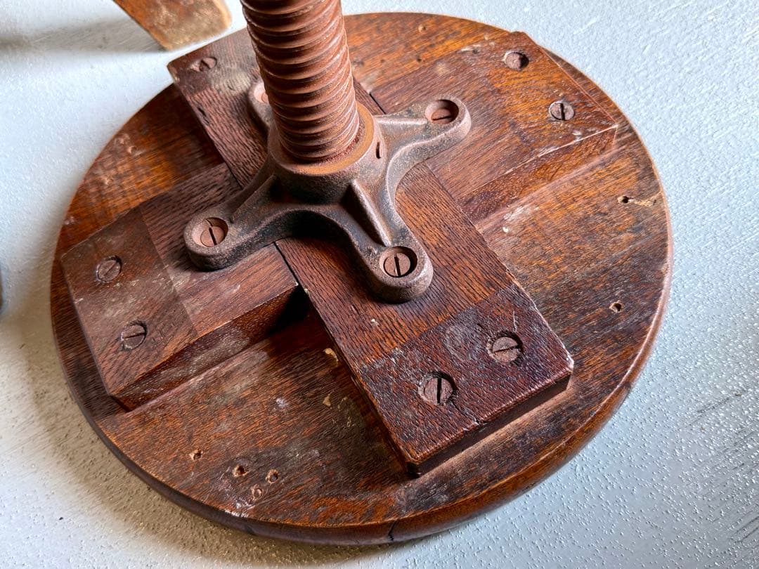 海軍通信学校 丸椅子 回転チェア ヴィンテージ スツール 戦前 時代物 貴重