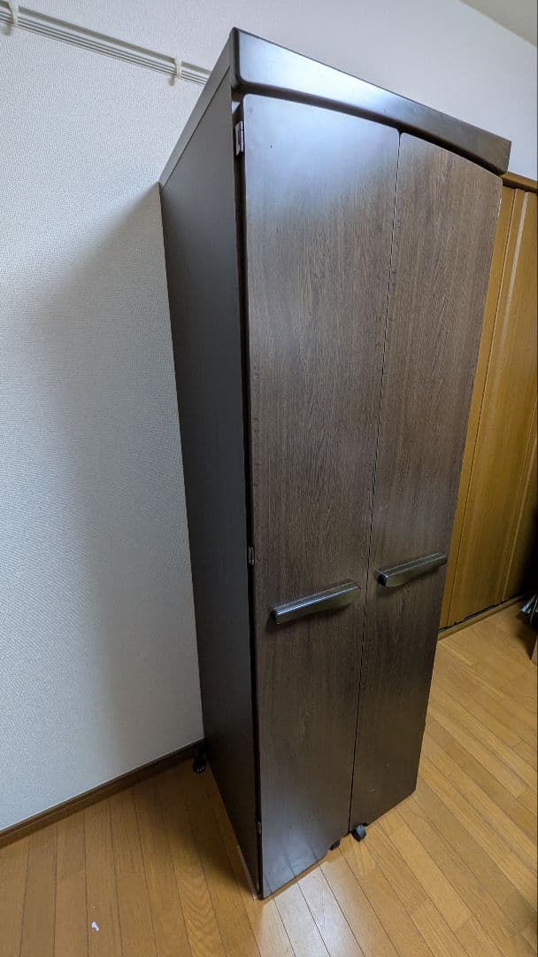 大容量キッチンストッカー　扉収納付　キッチン食品収納　パントリー