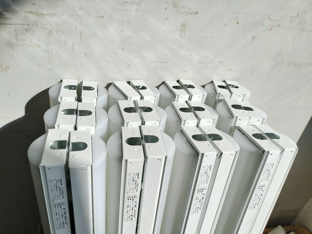 ベースライト NNL4100EWT LE9　2000lm 4000ｋ24台