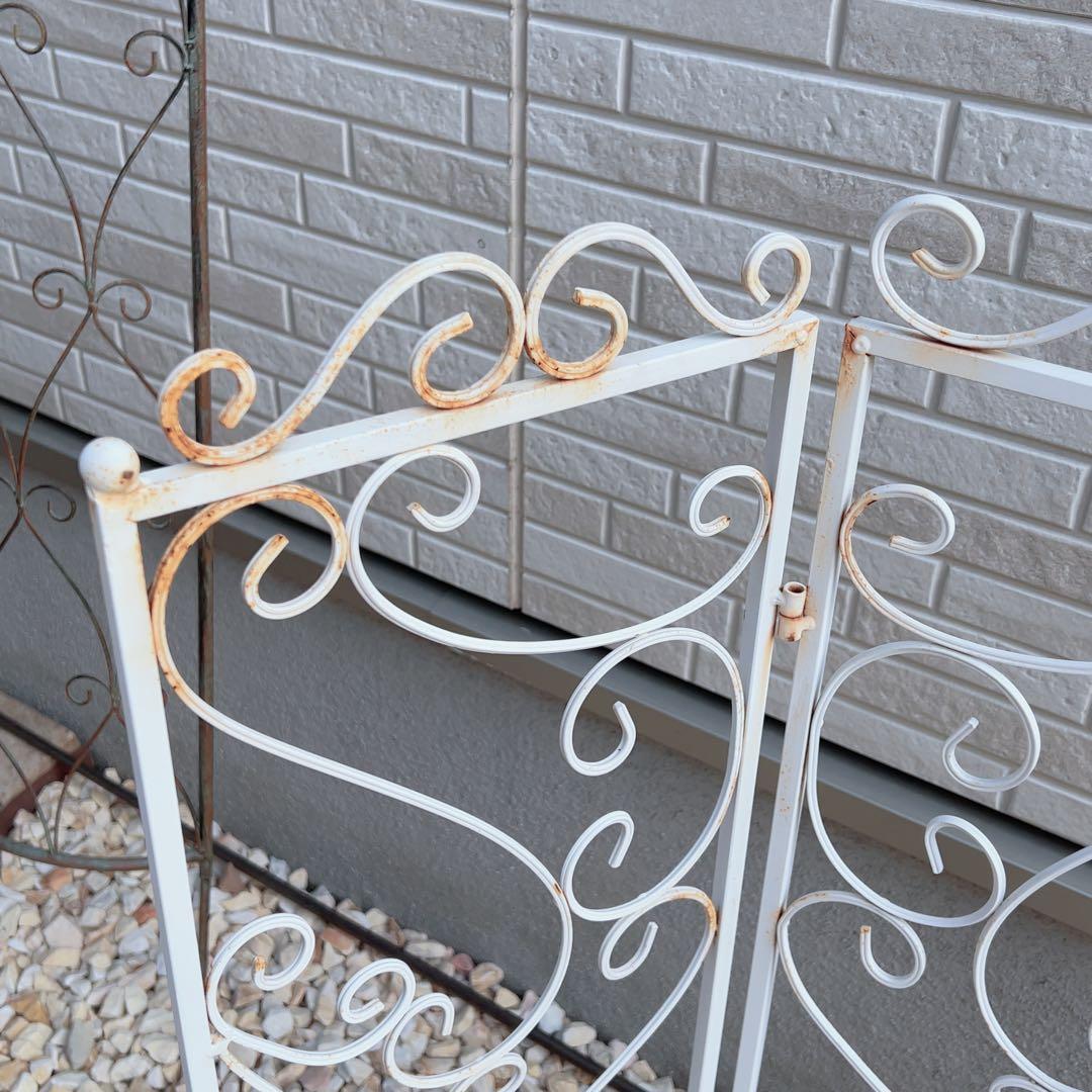 シャビーなホワイトアイアンのトレリス3連結＊3way - メルカリ