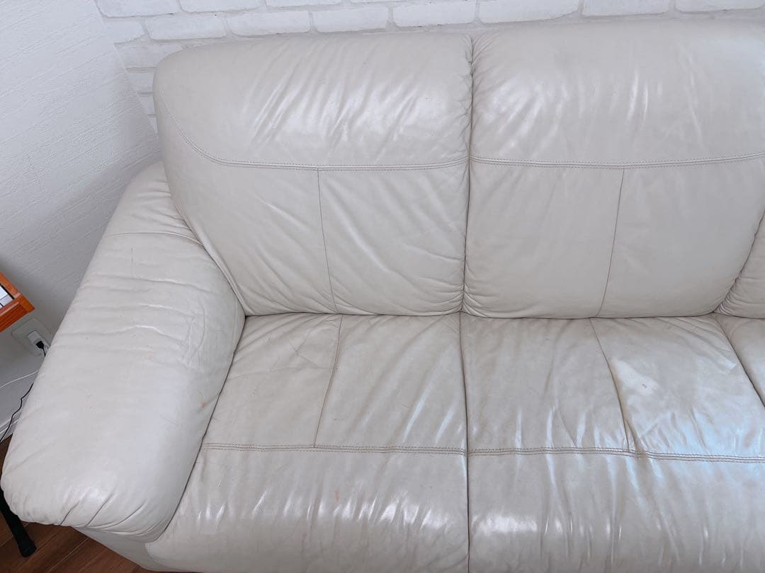 ベージュレザー 3人掛けソファ　合皮　クッション性