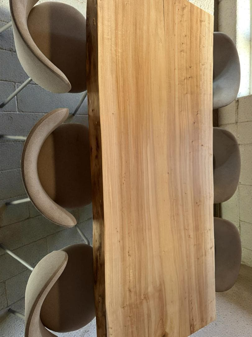 柳一枚板ダイニング 2060mm｜柔らかな木肌の上質天板