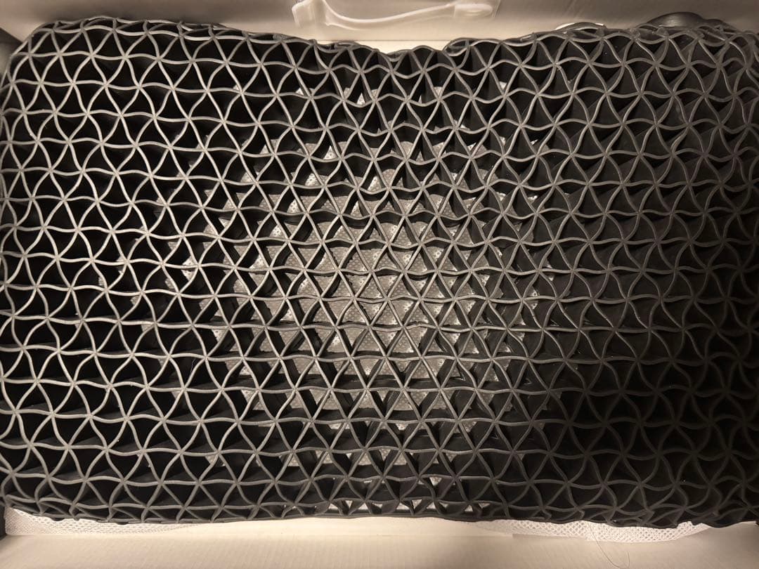 【ほぼ未使用】ヒツジのいらない枕 -Fit- ブラック テンセル枕カバー付き