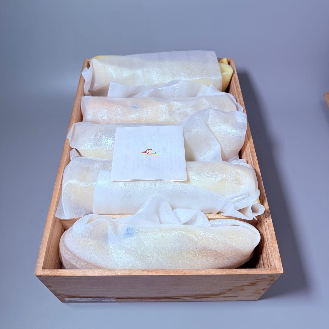 深川製磁　高級ライン　染付魚彫刻取皿揃　吹き墨　共箱　ほぼ未使用品　22.5㎝