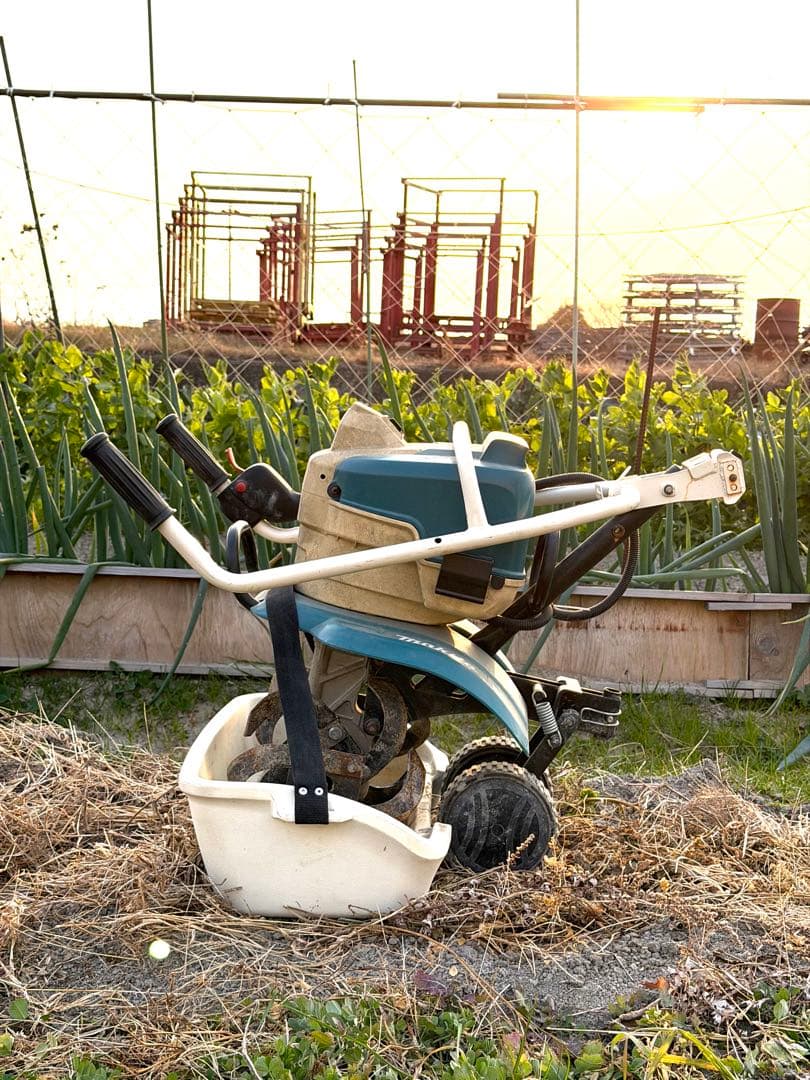 マキタ 電動耕運機 MUK360DZ｜バッテリー2本＋充電器付｜動作良好