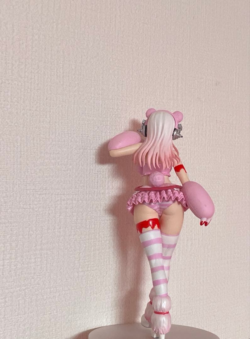 お値下げ グルーミーすーぱーそに子トリプルコラボレースクイーン フィギュア箱無し