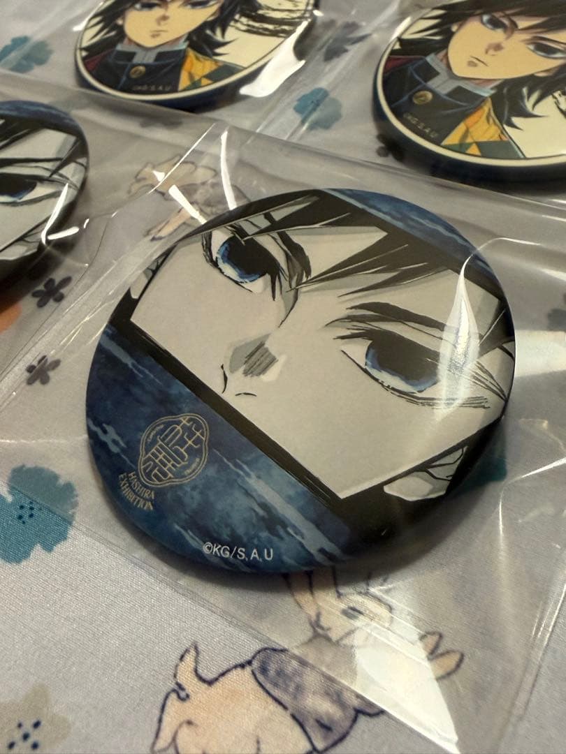 鬼滅の刃 柱展 マット缶バッジ 冨岡義勇 - メルカリ