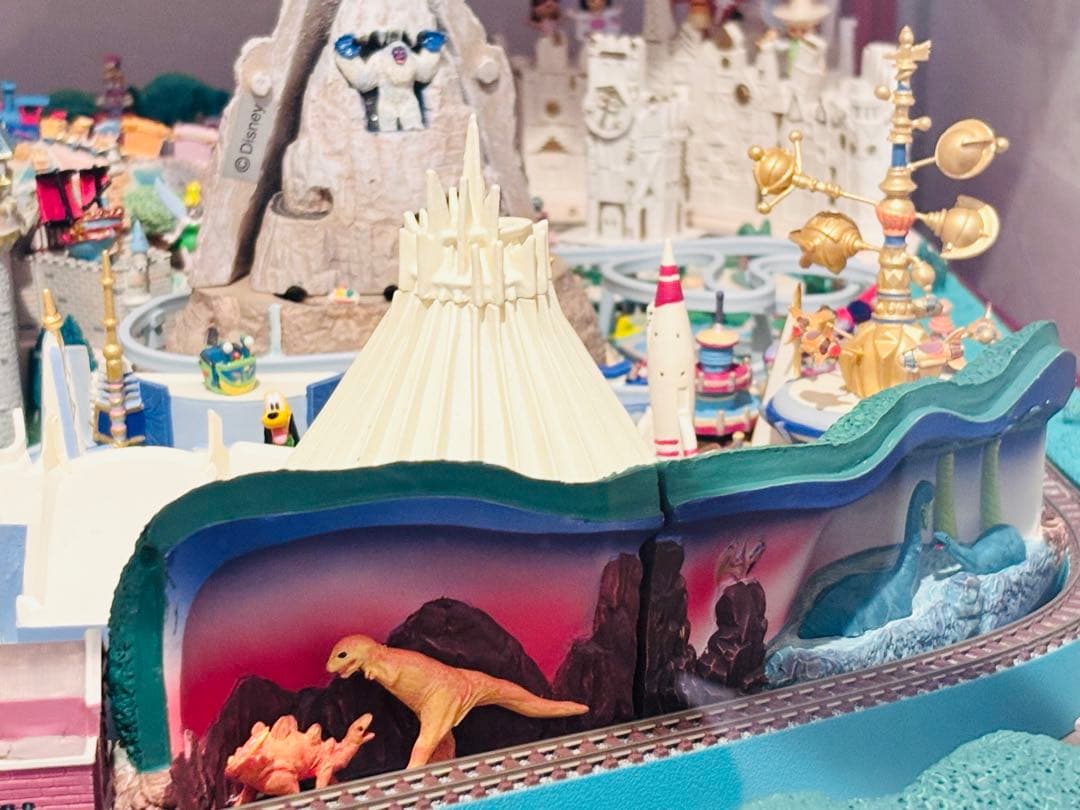 【送料込み】デアゴスティーニ　マイディズニーランド　ジオラマと台座のセット