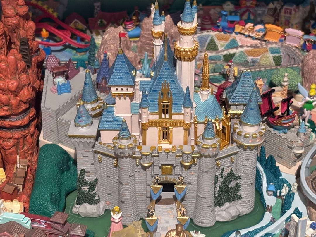 【送料込み】デアゴスティーニ　マイディズニーランド　ジオラマと台座のセット