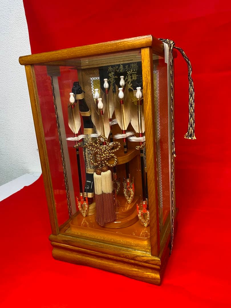 東京久月　破魔弓　コンパクトガラスケース８号・間口約２２×奥行約１８×高約３７㎝
