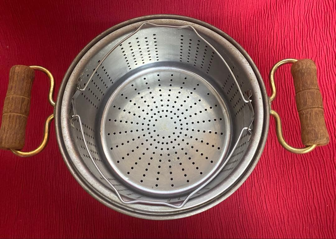 アンティーク⭐️2重仕立て銅製の打ち出し深鍋⭐️木製ハンドル