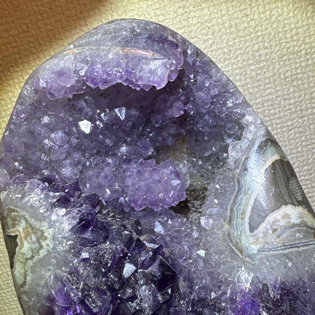 ウルグアイ産♡アメジストドーム♡2色カラー♡2.8kg フラワー♡天使の指紋付き