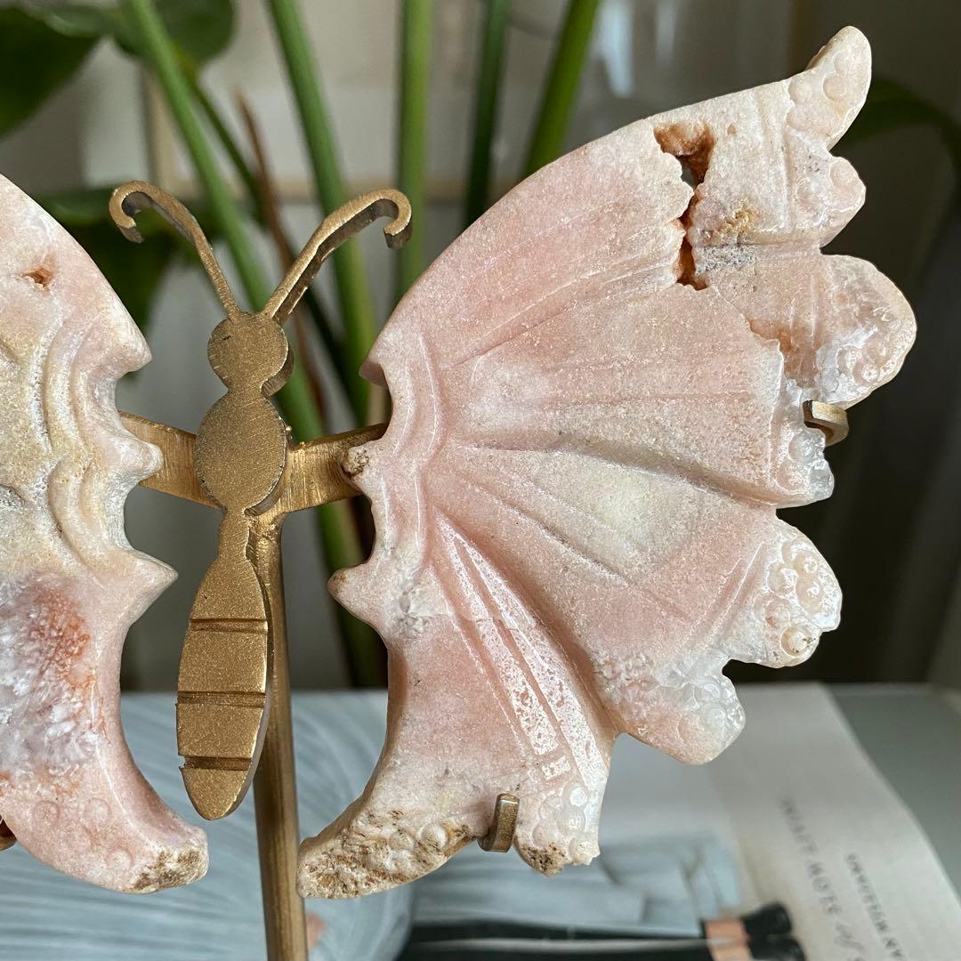 ★★★破格 最終特価【 ピンクアメジスト バタフライ 原石 台座付き 蝶