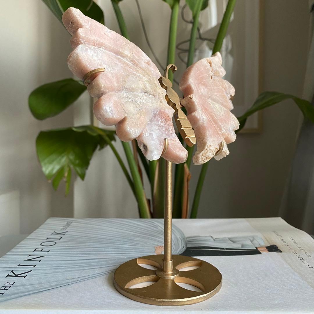 ★★★破格 最終特価【 ピンクアメジスト バタフライ 原石 台座付き 蝶