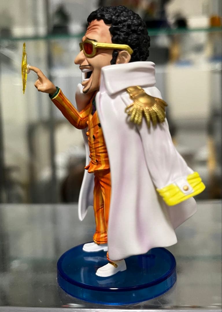 ワンピース　フィギュア　黄猿　希少　ボルサリーノ　海軍　海外　ワーコレ　m4