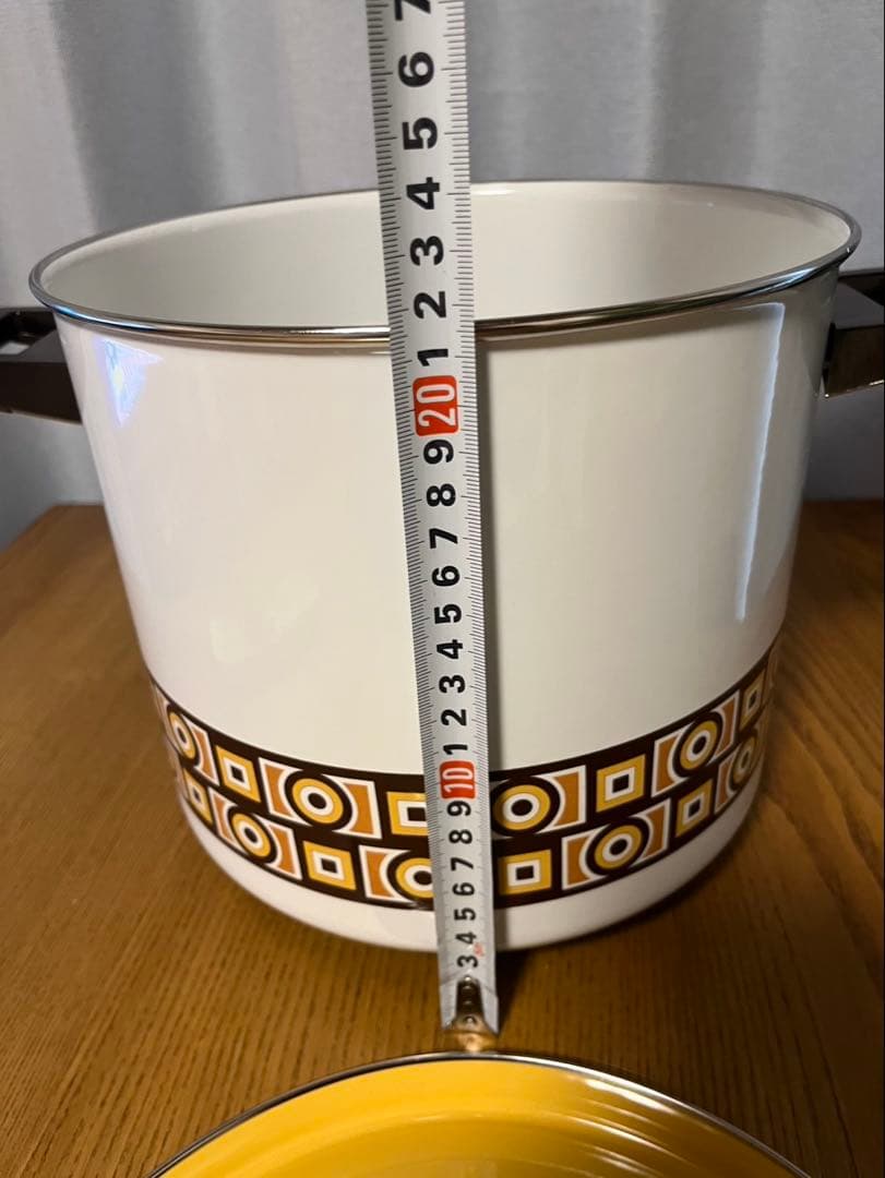 ホーロー　両手鍋　レトロ柄