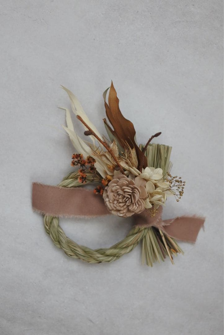 くすみピンクの注連縄