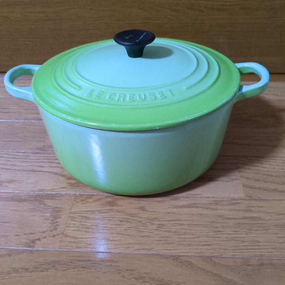 ル・クルーゼ　lecreusetココットロンド 両手鍋 22cm