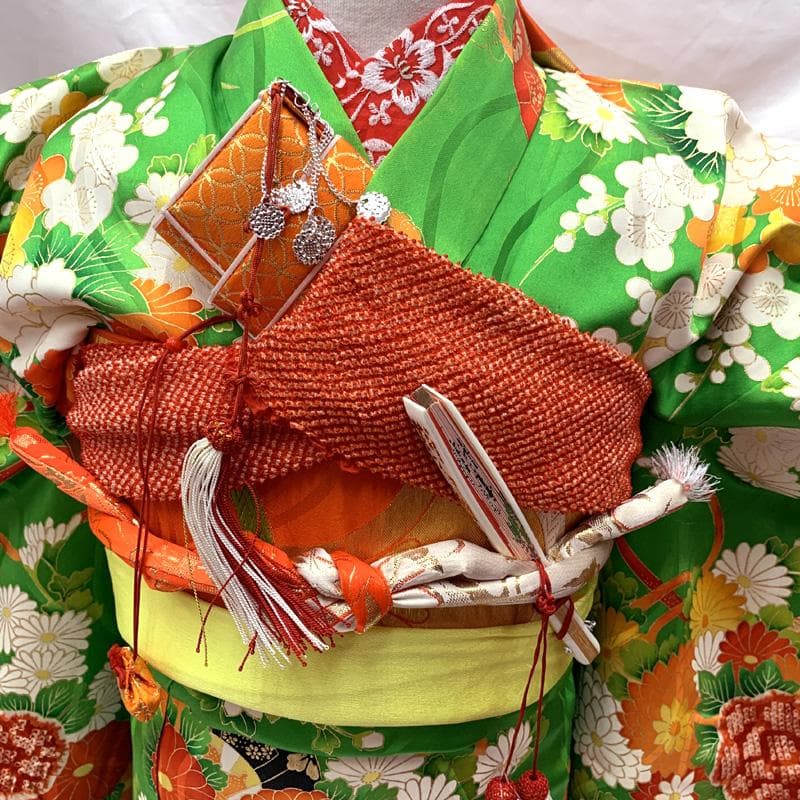 406ag65着物のみ□七五三 七歳 女児 着物　金彩 部分絞り 緑□状態良好