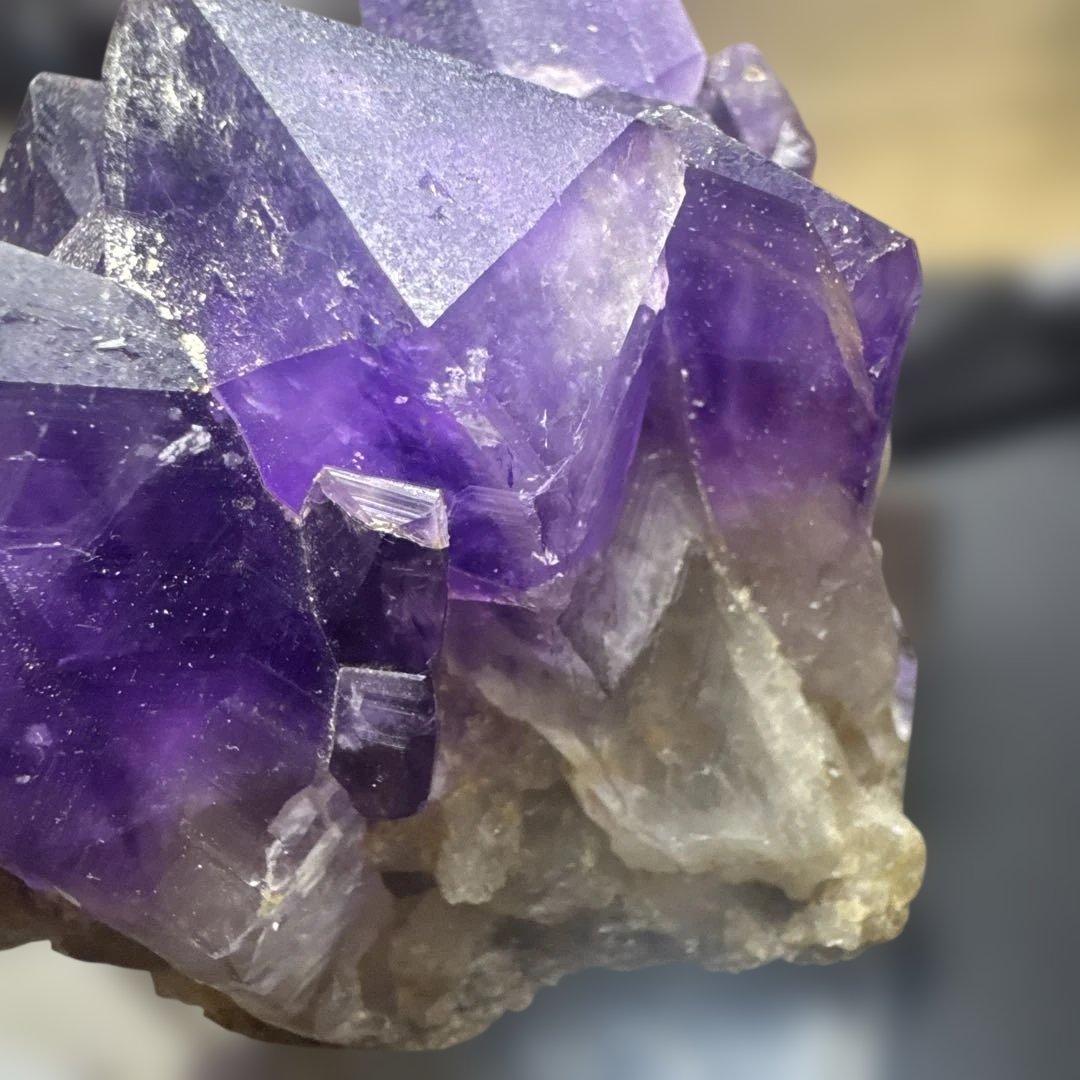 【高品質】ウルグアイ産 濃紫アメジスト 原石 クラスター 台座付