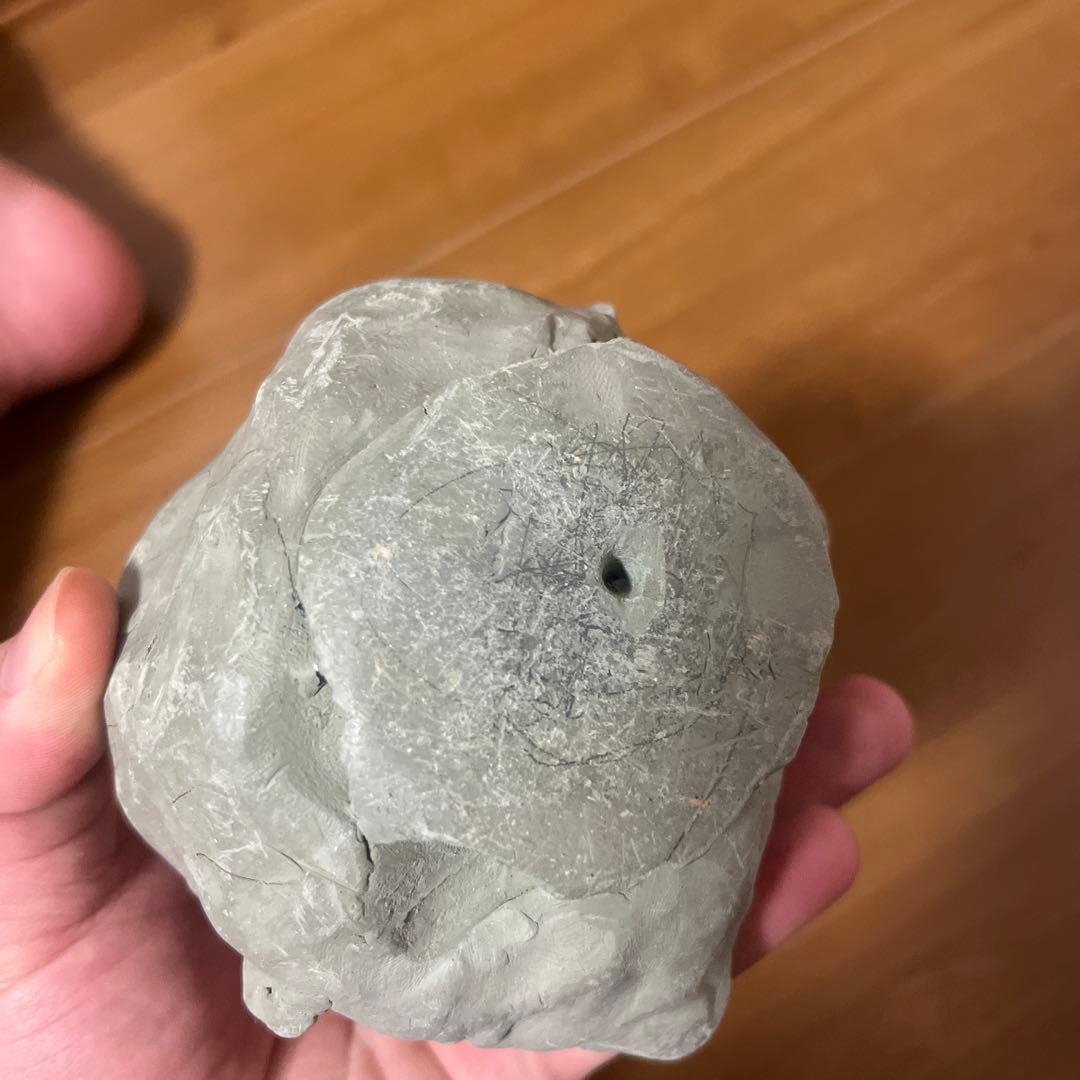 不思議な顔型粘土置物　価値不明。