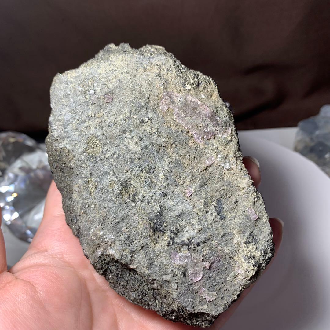 マハラシュトラ産☆アメジストクラスター掛けるフローライトハリネズミさん