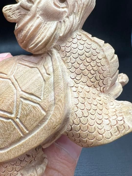041517  桃の木素材　龍亀　手彫り　約45*75ミリ