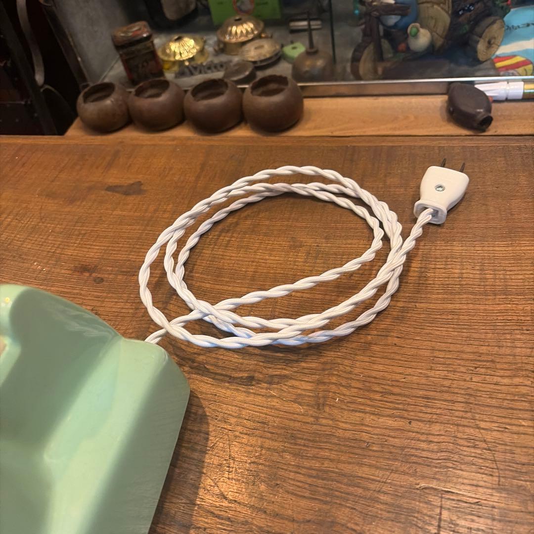 レトロなダイヤル電話　ランプ
