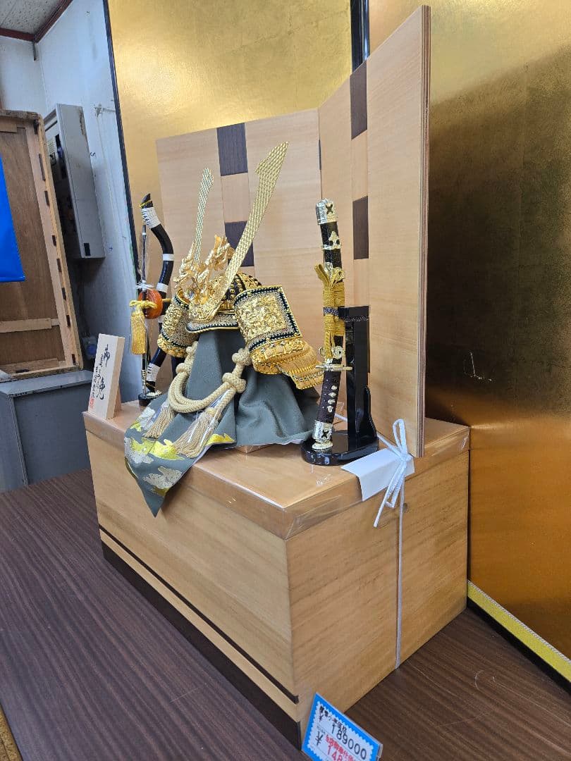 【展示品限り】五月人形　兜　鍬形　収納飾り　※閉店セール　S23
