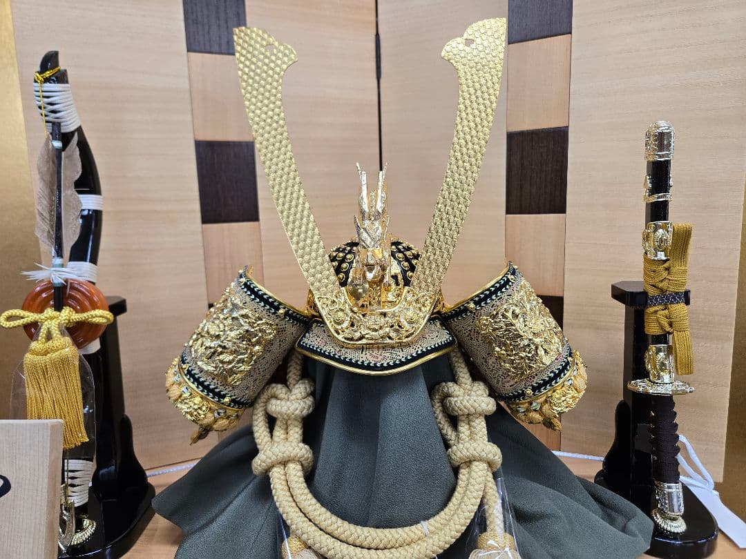 【展示品限り】五月人形　兜　鍬形　収納飾り　※閉店セール　S23
