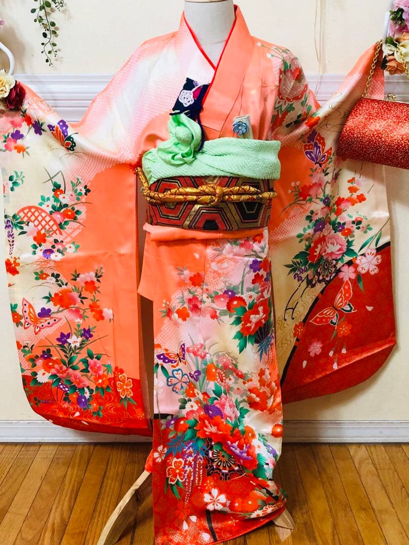 七五三 七歳‼️豪華正絹オレンジ系‼️蝶々花桜菊金彩煌びやか‼️安心フルセット