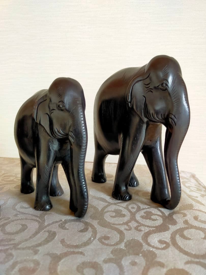 【再値下げ】インド象の置物（木彫りの置物です）