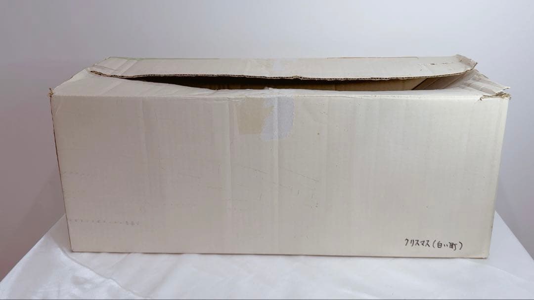 クリスマス村の置物 サンタとトナカイ付き