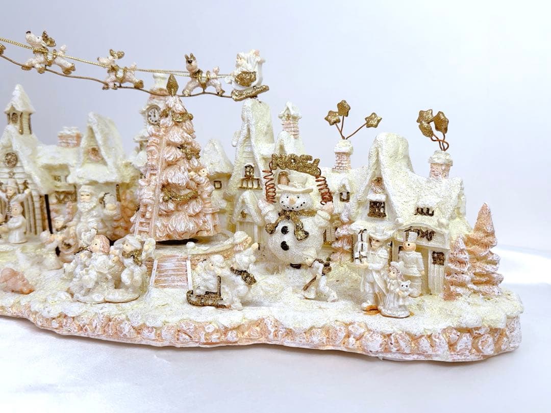 クリスマス村の置物 サンタとトナカイ付き