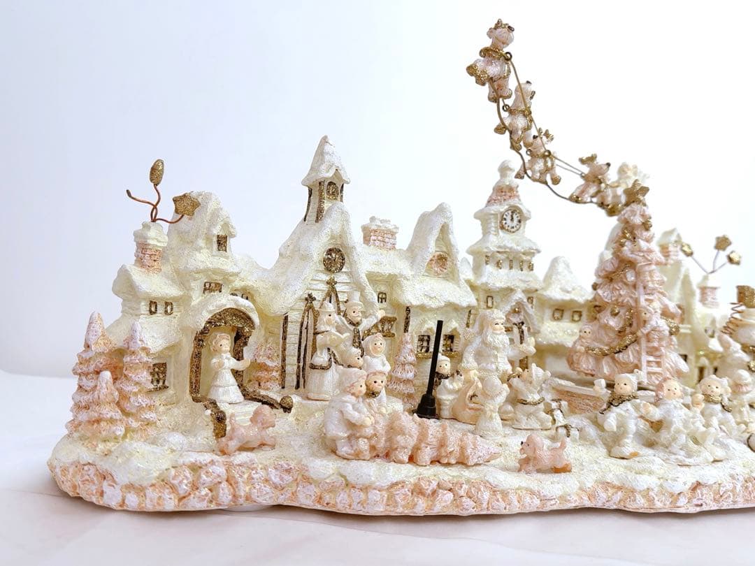 クリスマス村の置物 サンタとトナカイ付き