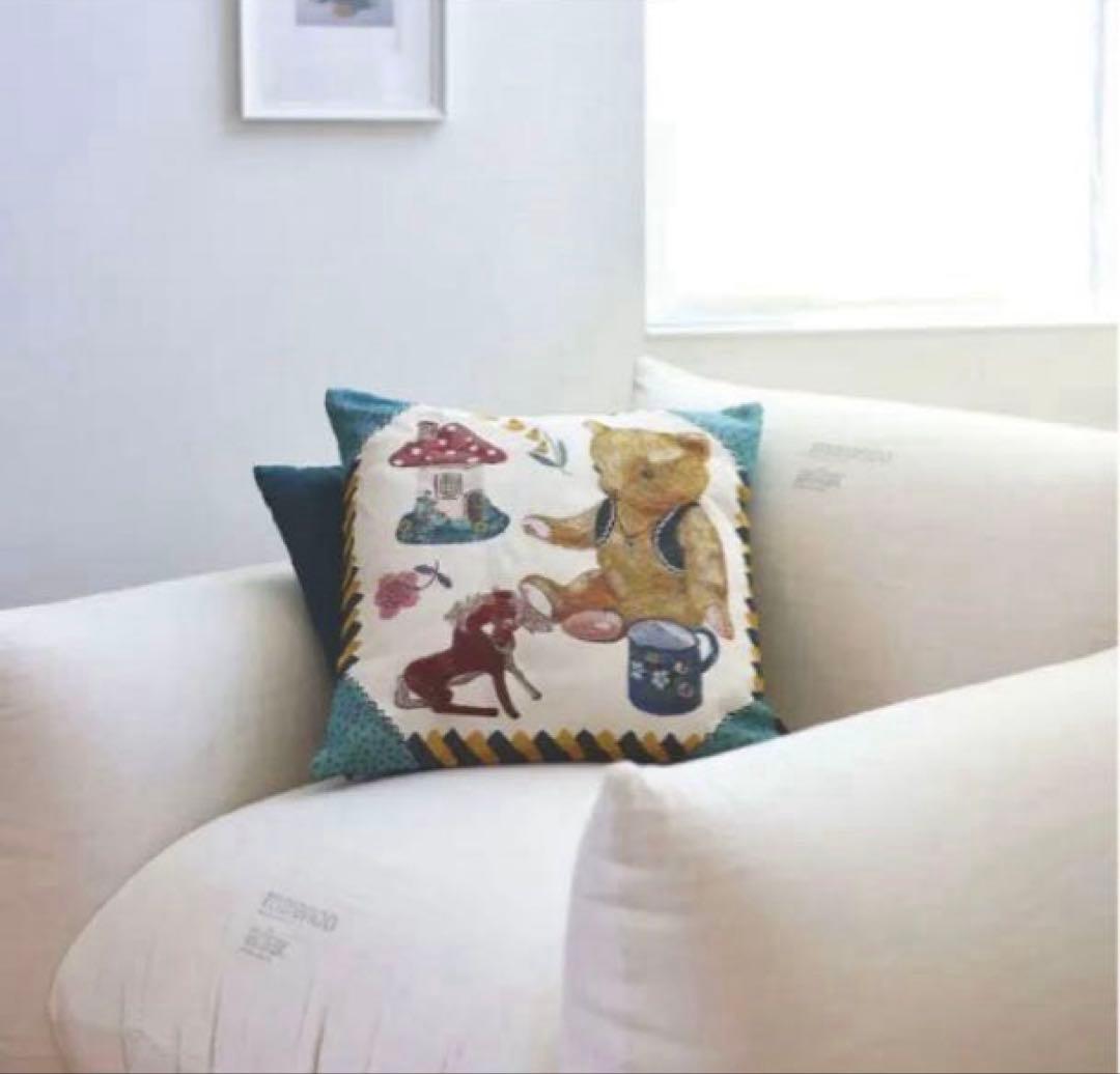 新品　ナタリーレテ　クッションカバー　45×45cm くま　クマ　熊　ゴブラン
