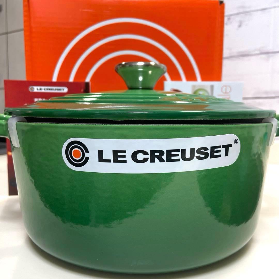 【未使用】 LE CREUSETルクルーゼ　ココットロンド鋳鉄鍋22cm