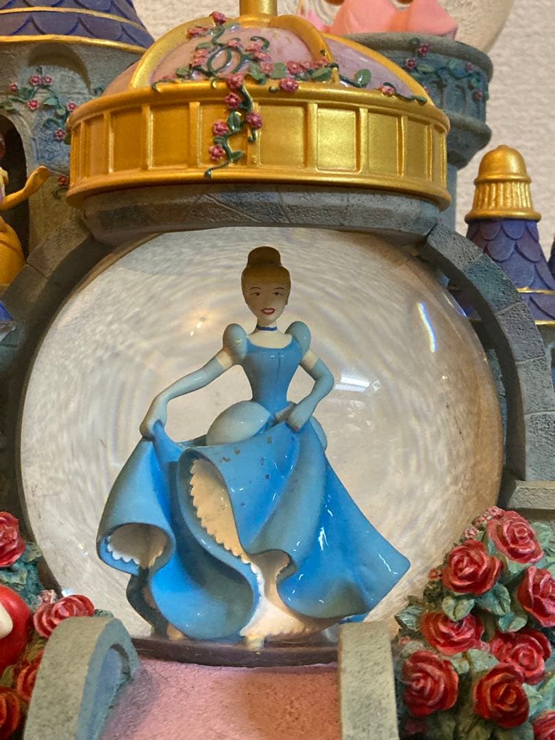 ディズニープリンセス　スノードーム　オルゴール