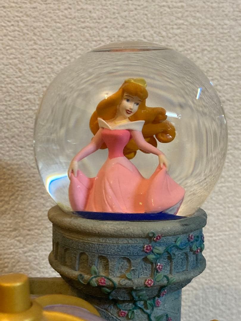ディズニープリンセス　スノードーム　オルゴール