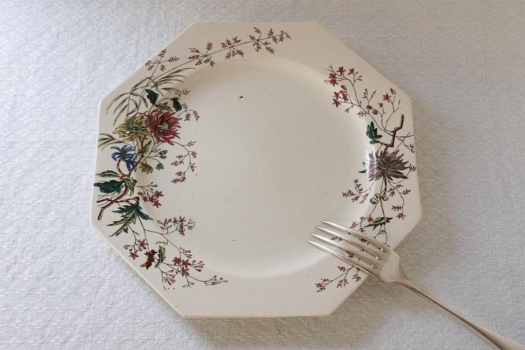 イギリスアンティーク　ボタニカル柄　オクトゴナル　プレート　21.7cm　A