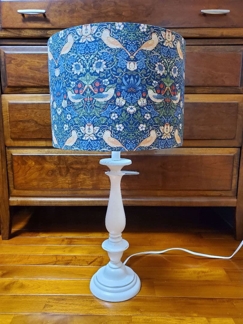 アメリカンテーブルランプ ウィリアムモリスいちご泥棒